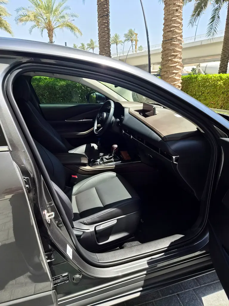 Brand New 2025 Mazda CX-30 2.5 S - GCC Specs - Modern Tech  Safety - Image 4