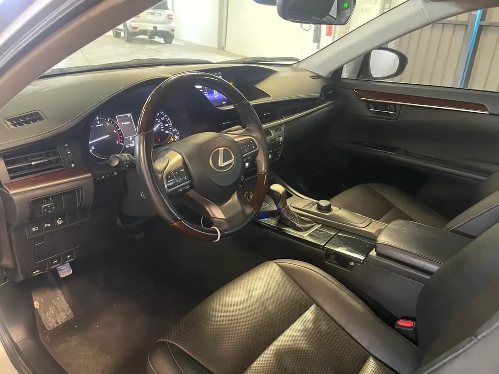 Lexus ES-Series 2017 - Image 10