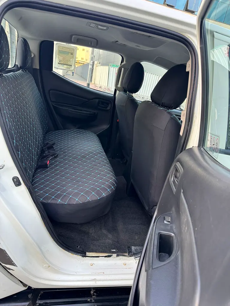Mitsubishi L200 // Diesel Engine // 4 WD drive // power window // Good conditions - Image 10