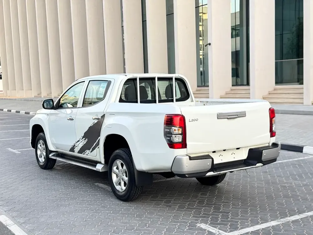 Mitsubishi L200 // Diesel Engine // 4 WD drive // power window // Good conditions - Image 11