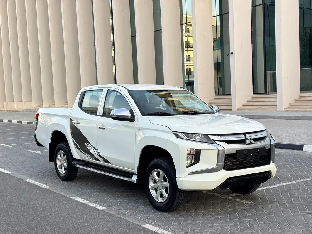 Mitsubishi L200 // Diesel Engine // 4 WD drive // power window // Good conditions - Image 12