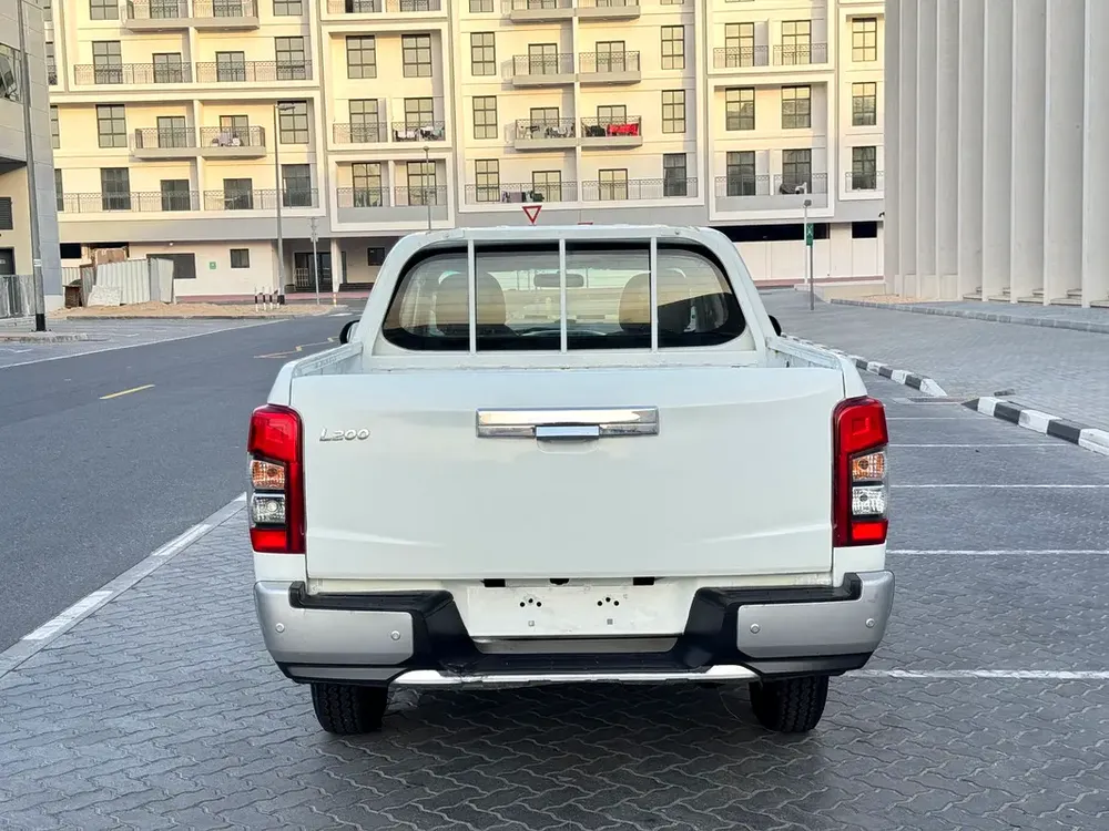 Mitsubishi L200 // Diesel Engine // 4 WD drive // power window // Good conditions - Image 6