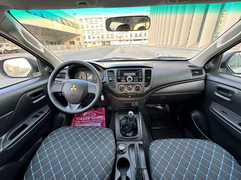 Mitsubishi L200 // Diesel Engine // 4 WD drive // power window // Good conditions - Image 8