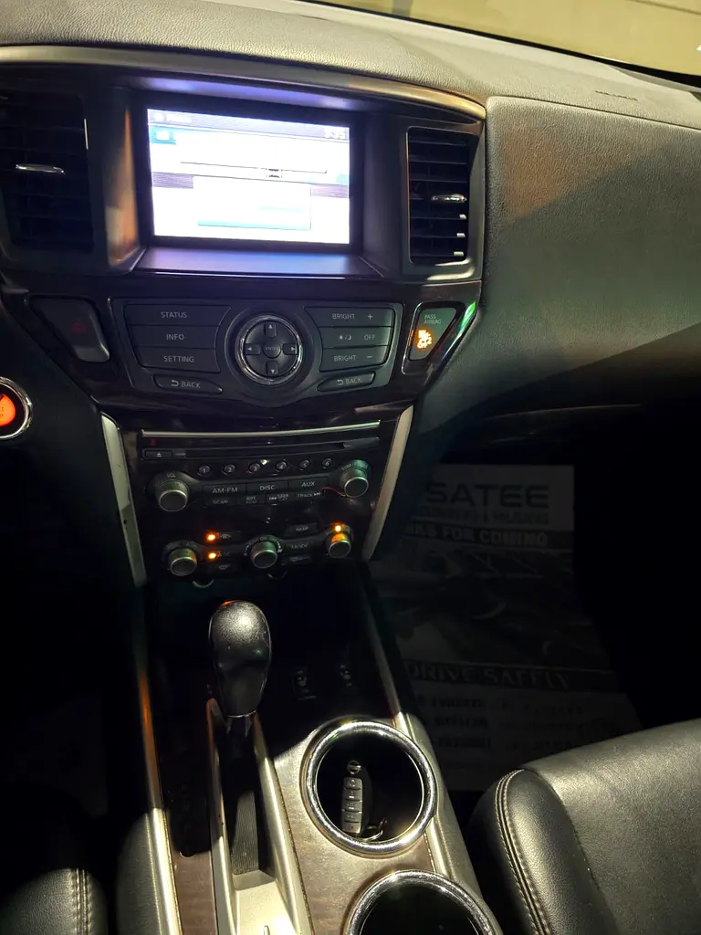 Nissan Pathfinder 2014 American Specs - Reliable Family SUV - Image 9