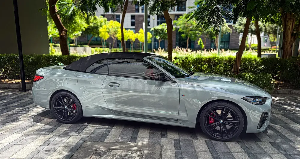 BMW M440i xDrive Convertible 2023 GCC - Image 13
