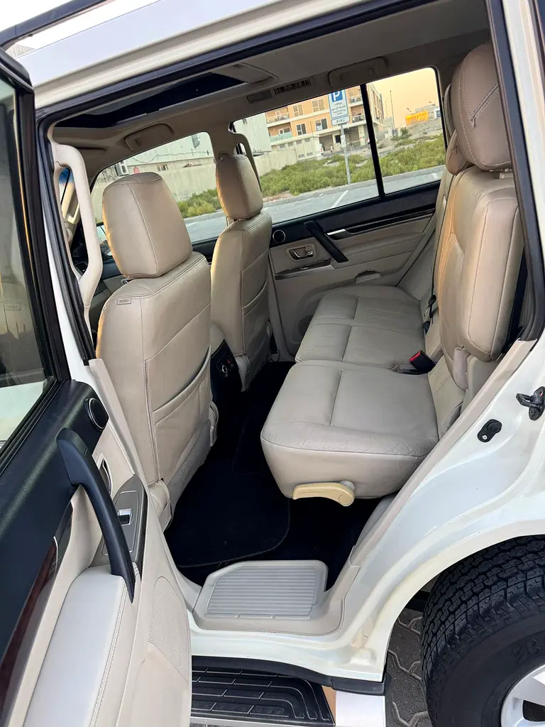 Pajero 2012 Full GCC 3.5L engine - Image 11