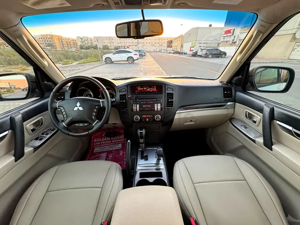 Pajero 2012 Full GCC 3.5L engine - Image 15