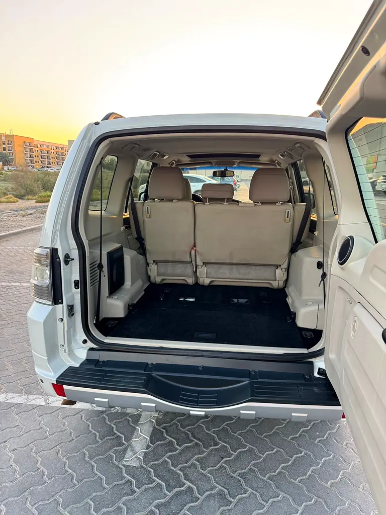 Pajero 2012 Full GCC 3.5L engine - Image 16