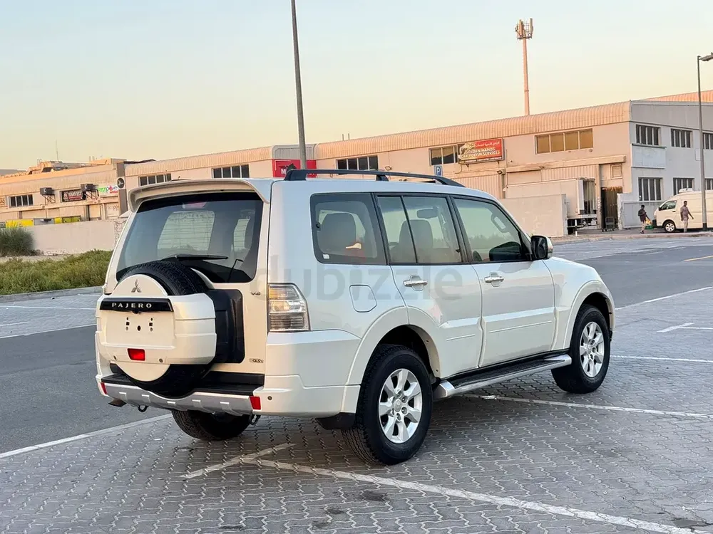 Pajero 2012 Full GCC 3.5L engine - Image 5