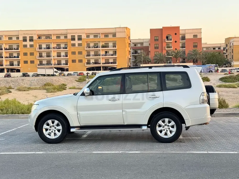 Pajero 2012 Full GCC 3.5L engine - Image 7