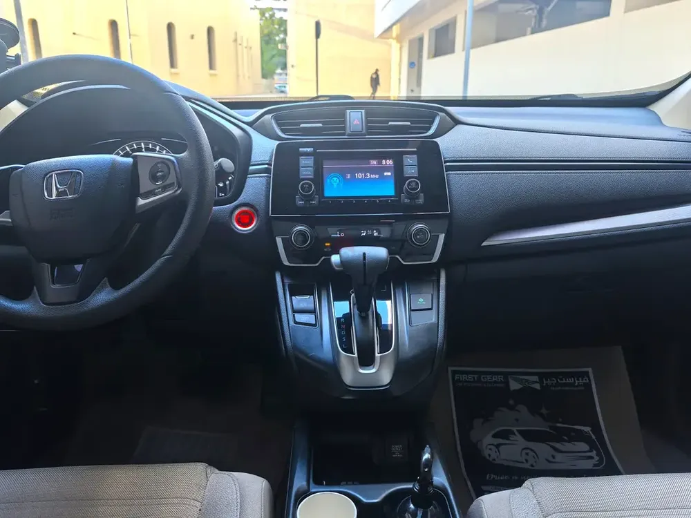 Honda CR-V 2017 GCC Specs - Well Maintained SUV - Image 11