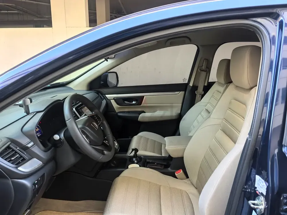 Honda CR-V 2017 GCC Specs - Well Maintained SUV - Image 8