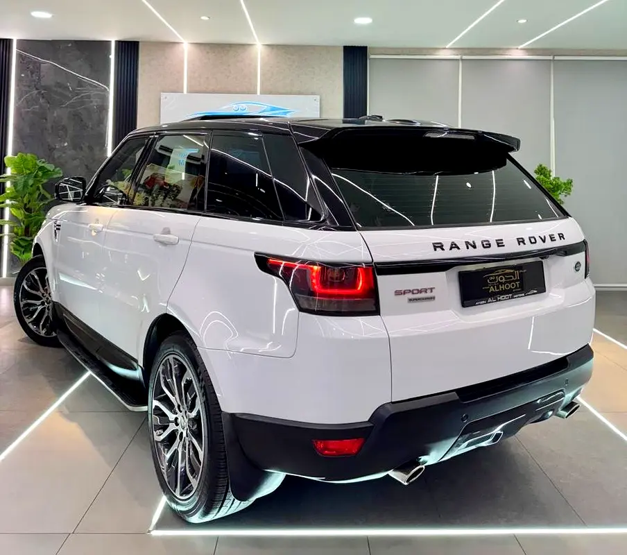 BEST RANGE ROVER SPORT SUPERCHARGED V8 || TOP RANGE || GCC  || AMAZING INTERIOR || HEAD UP DISPLAY - Image 10