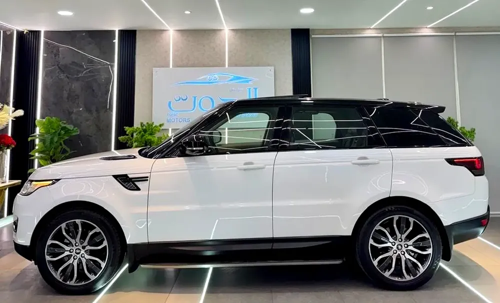 BEST RANGE ROVER SPORT SUPERCHARGED V8 || TOP RANGE || GCC  || AMAZING INTERIOR || HEAD UP DISPLAY - Image 11