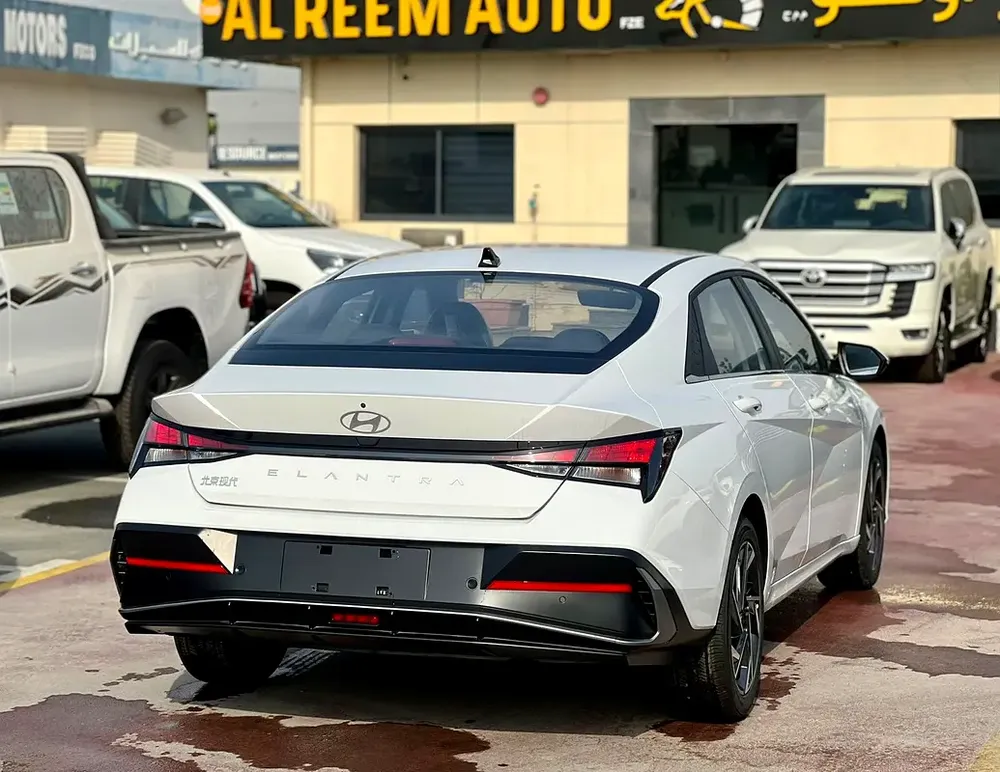 2025 Hyundai Elantra GLX Elite - Brand New Chinese Specs - Image 4