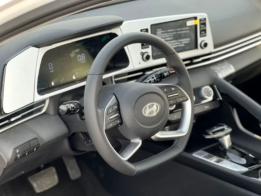 2025 Hyundai Elantra GLX Elite - Brand New Chinese Specs - Image 7