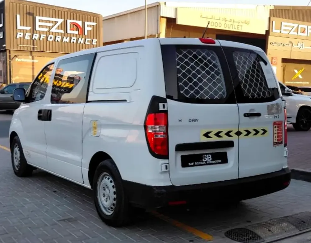 6-seater delivery van—Ramadan promotion | NO CONVENIENCE FEES - Image 5
