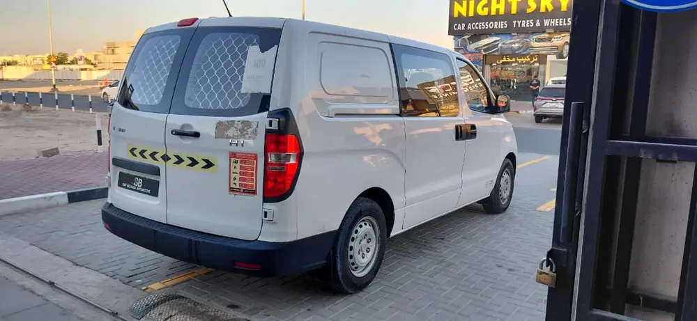 6-seater delivery van—Ramadan promotion | NO CONVENIENCE FEES - Image 7