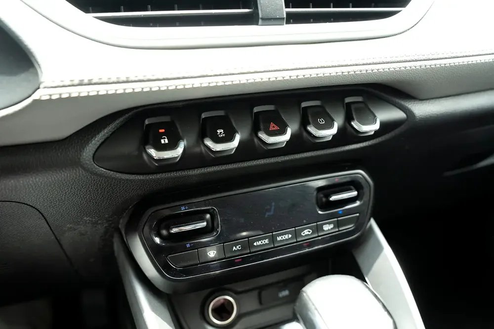 2023 Chevrolet Groove LT | GCC Specs | 67000 KM - Image 17