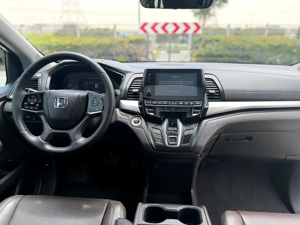 2018 Honda Odyssey Touring - GCC Specs - Perfect Family Car! - Image 14