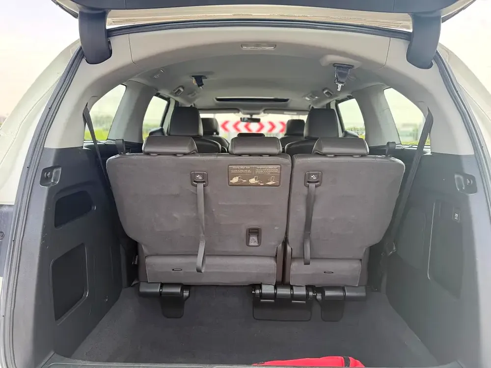 2018 Honda Odyssey Touring - GCC Specs - Perfect Family Car! - Image 17