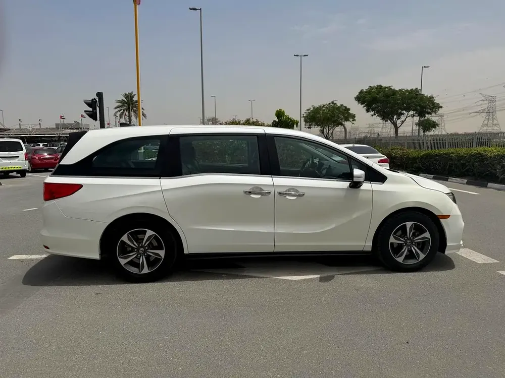 2018 Honda Odyssey Touring - GCC Specs - Perfect Family Car! - Image 5
