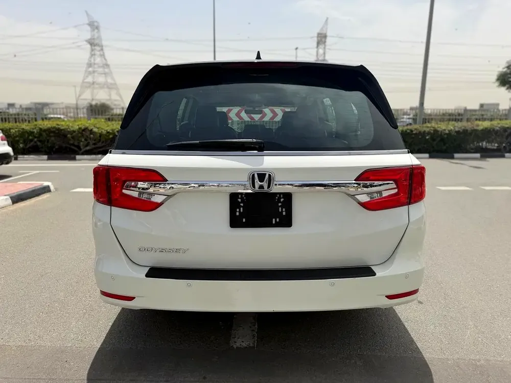 2018 Honda Odyssey Touring - GCC Specs - Perfect Family Car! - Image 7