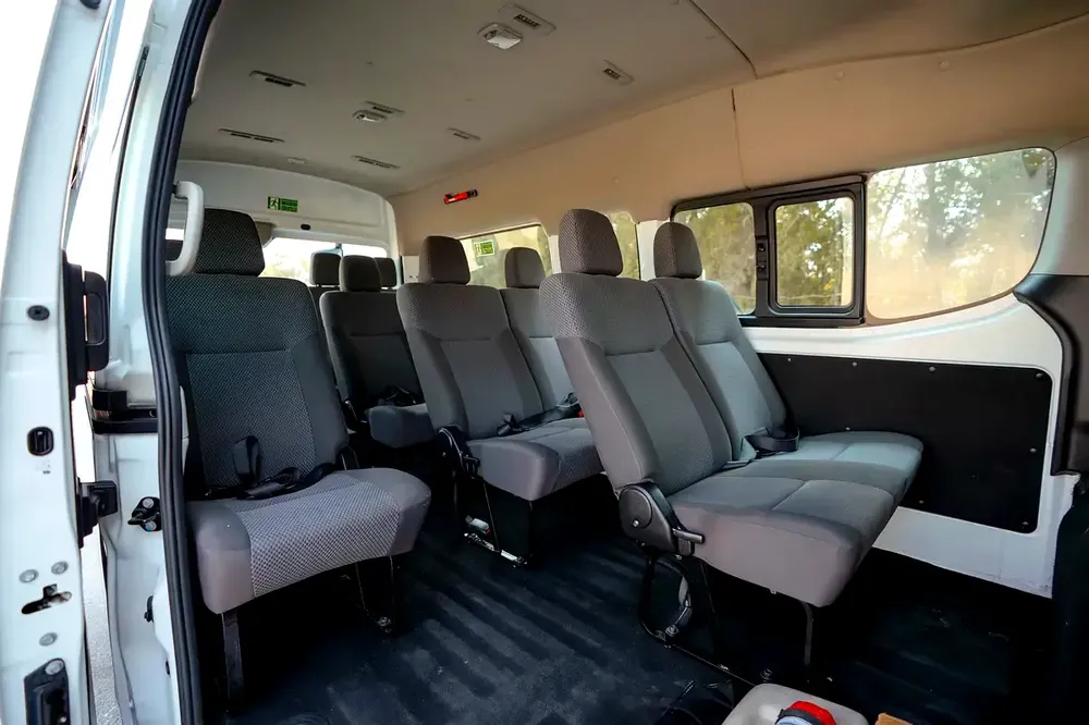 High-Roof 13-Seater Passenger Van | Manual | GCC Specs | Ref#N85273 - Image 13
