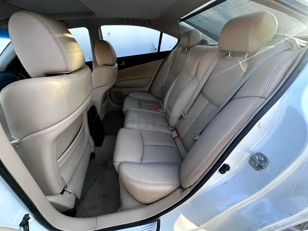 Nissan Maxima 2014 SE GCC Specs - Well Maintained - Image 10