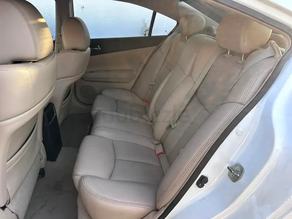 Nissan Maxima 2014 SE GCC Specs - Well Maintained - Image 11