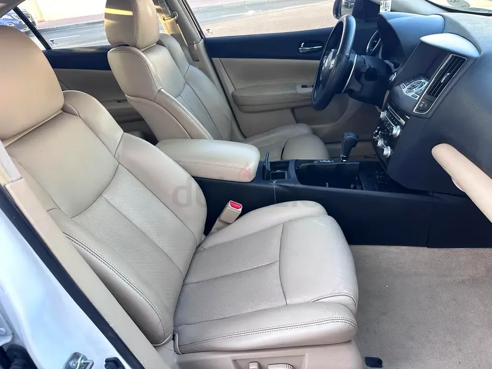 Nissan Maxima 2014 SE GCC Specs - Well Maintained - Image 14