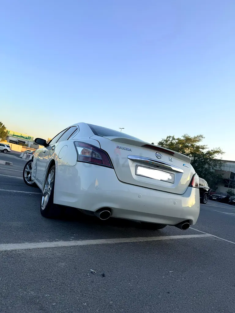 Nissan Maxima 2014 SE GCC Specs - Well Maintained - Image 4