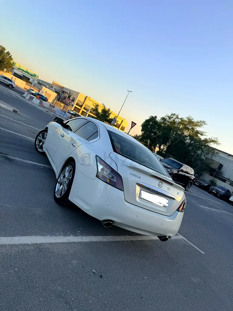 Nissan Maxima 2014 SE GCC Specs - Well Maintained - Image 5