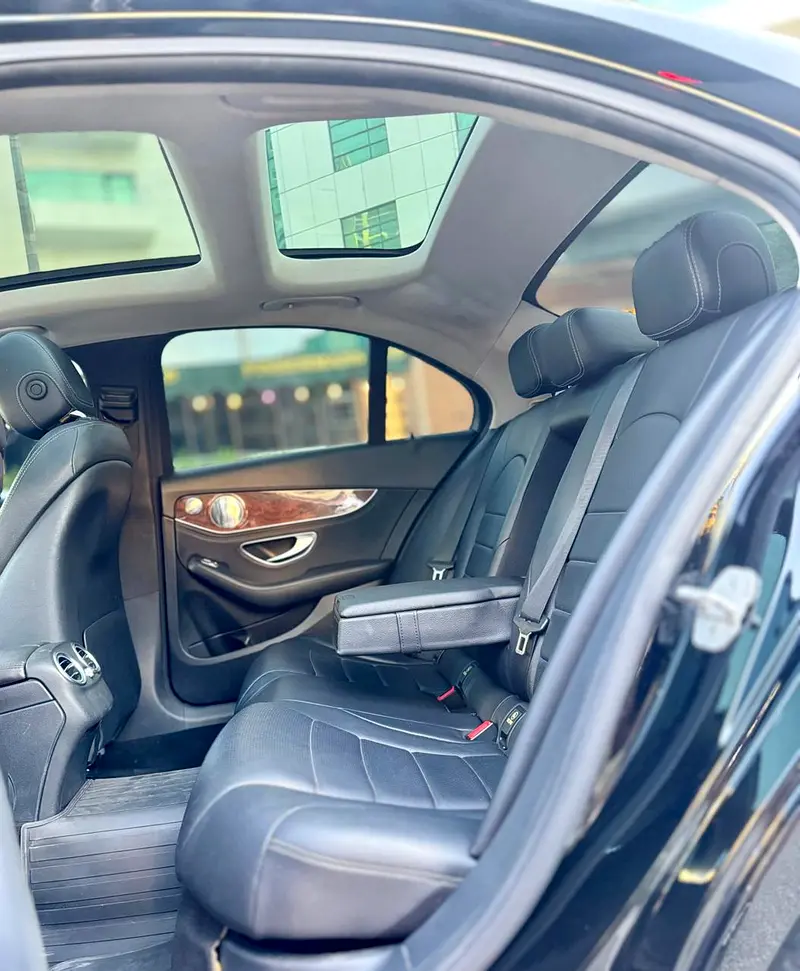 2015 Mercedes-Benz C300 4Matic - American Specs - Excellent Condition - Image 10