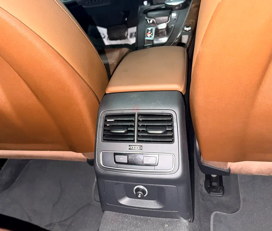 AUDI A4 SLINE | 2018 | SUNROOF | GCC | BROWN INTERIOR | TOP MODEL - Image 14