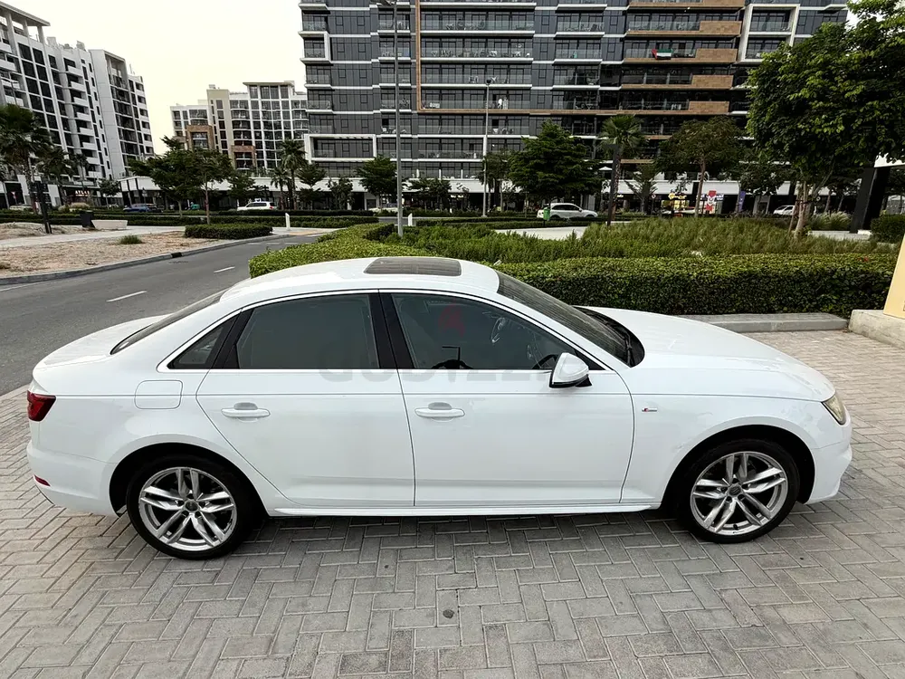 AUDI A4 SLINE | 2018 | SUNROOF | GCC | BROWN INTERIOR | TOP MODEL - Image 4