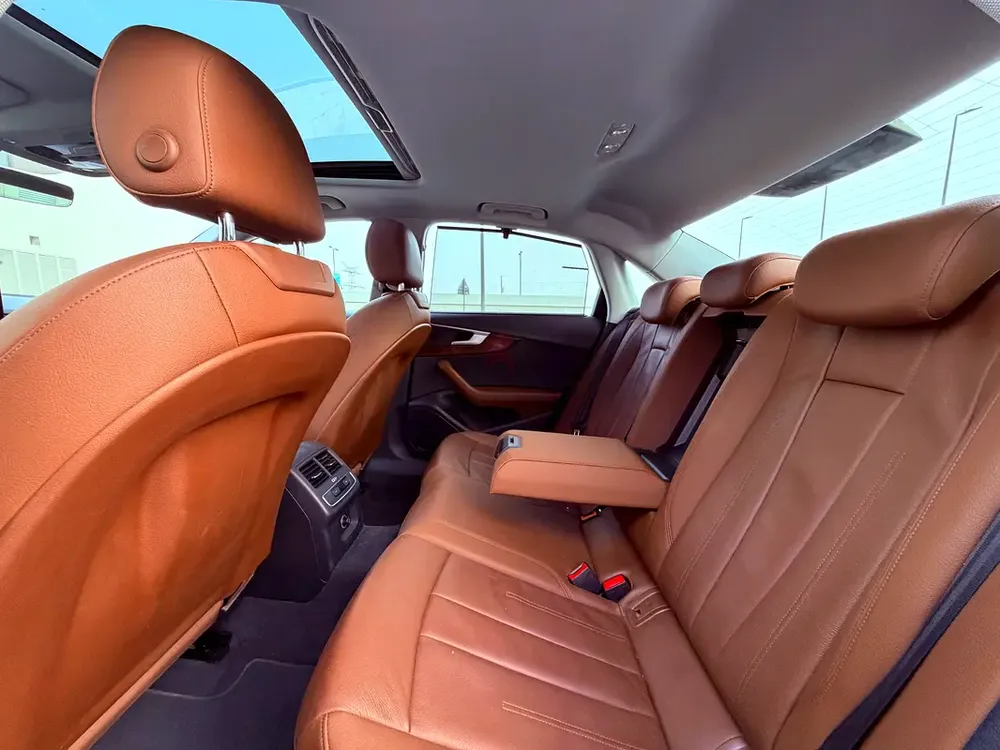 AUDI A4 SLINE | 2018 | SUNROOF | GCC | BROWN INTERIOR | TOP MODEL - Image 9