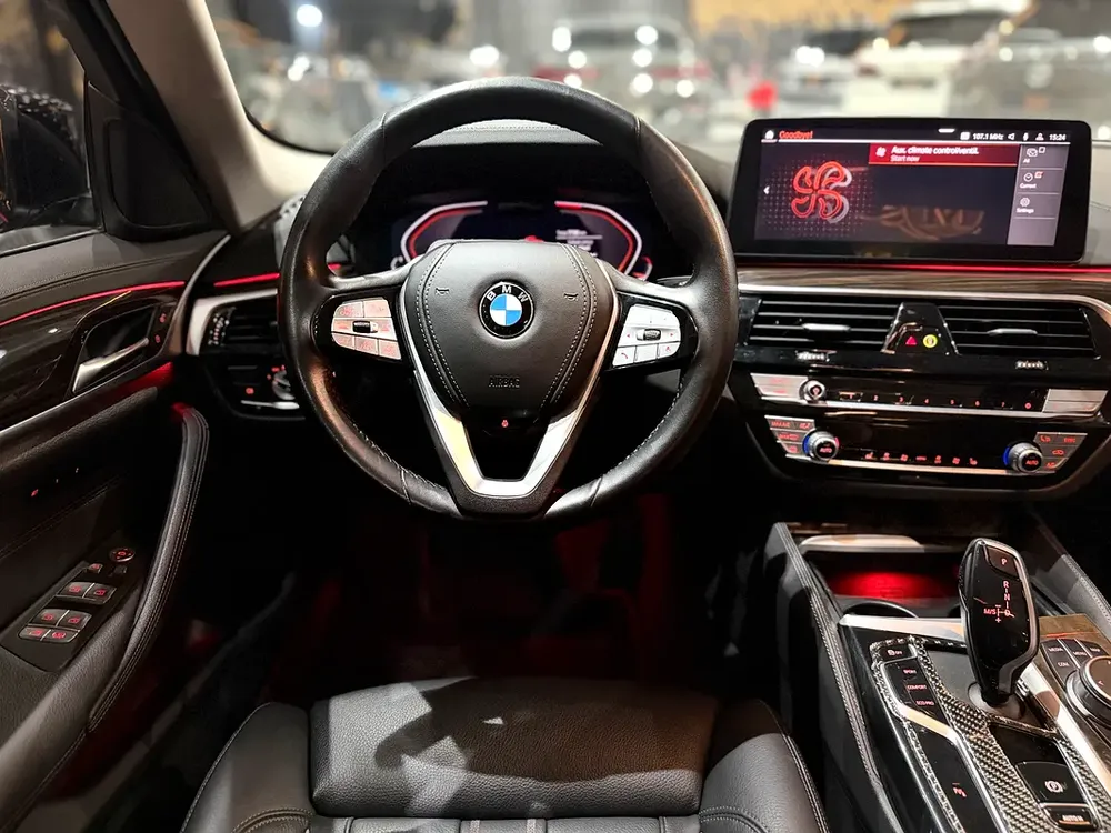 BMW 5-Series 520i Exclusive 2023 | Korean Specs | Immaculate Condition - Image 11