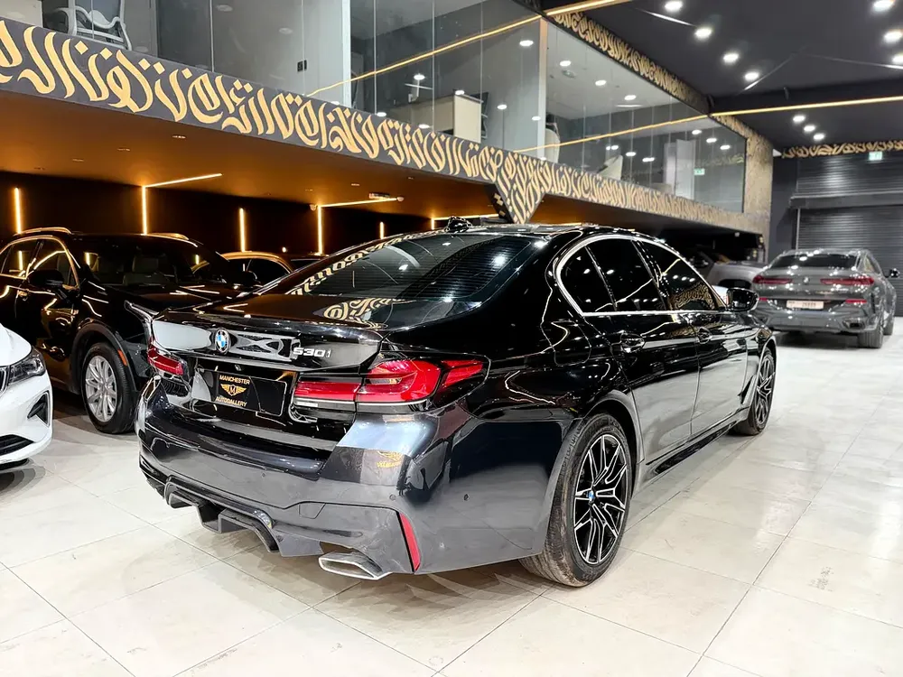 BMW 5-Series 520i Exclusive 2023 | Korean Specs | Immaculate Condition - Image 4