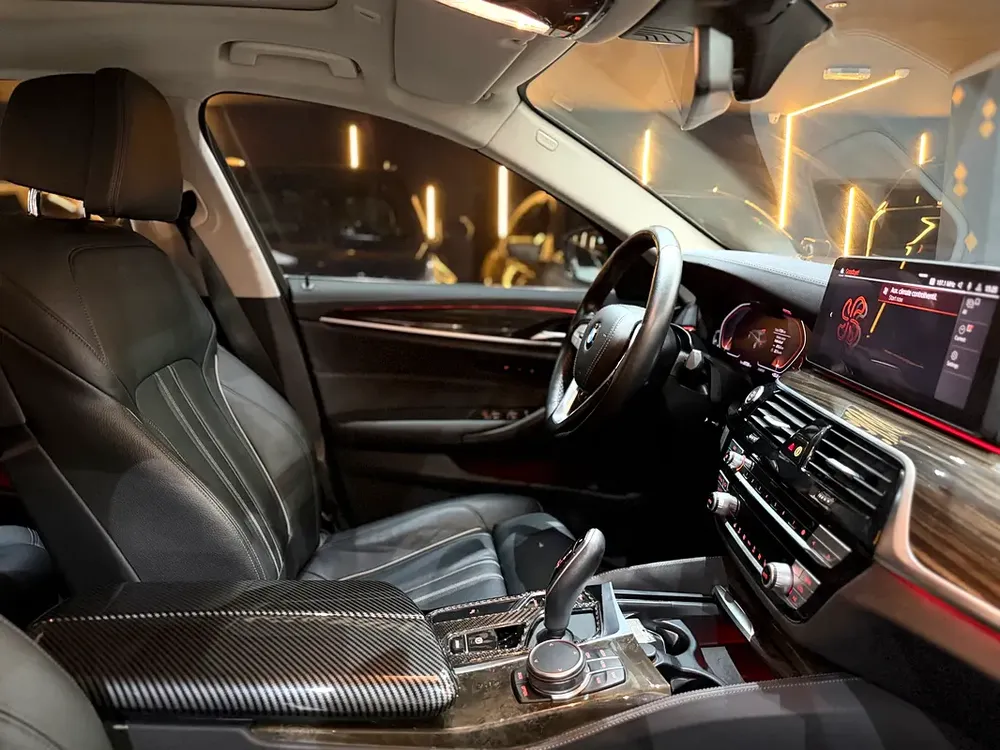 BMW 5-Series 520i Exclusive 2023 | Korean Specs | Immaculate Condition - Image 6