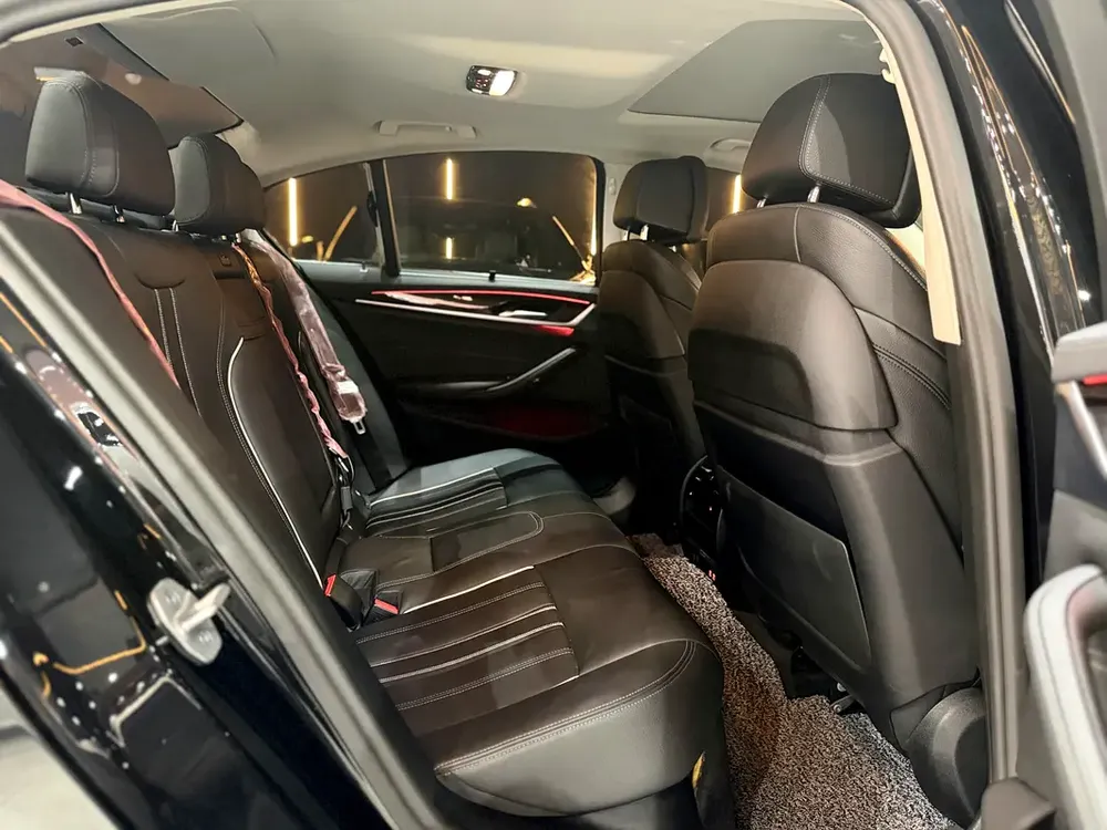 BMW 5-Series 520i Exclusive 2023 | Korean Specs | Immaculate Condition - Image 9