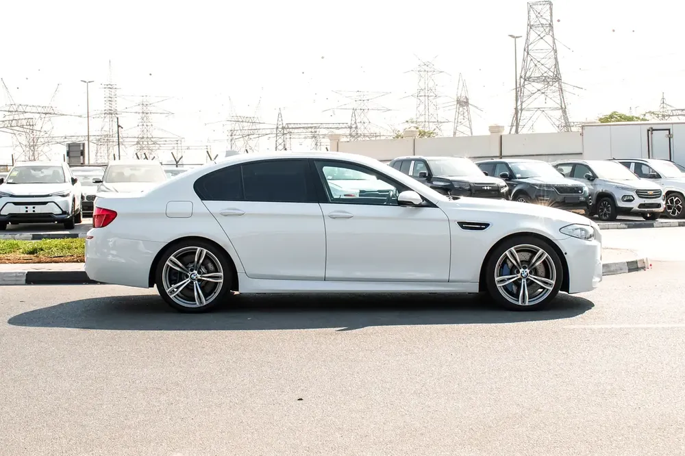 2012 - BMW M5 - IMMACULATE CONDITION - ONLY 82,000 KM DONE - Image 4