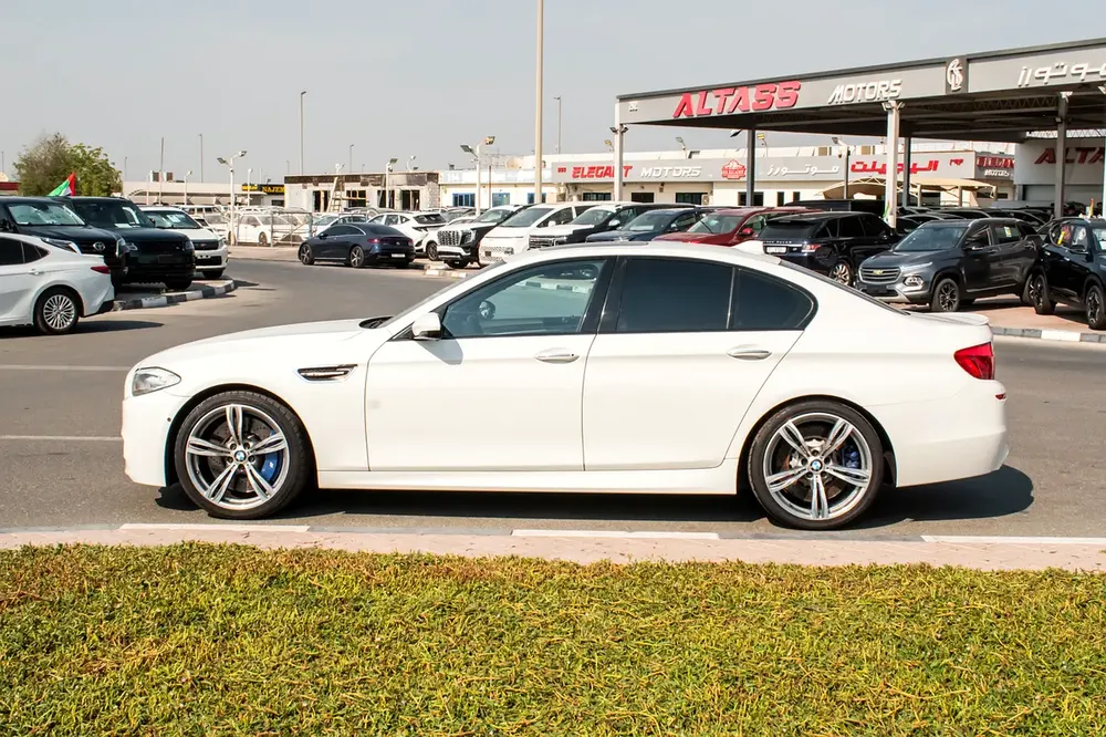 2012 - BMW M5 - IMMACULATE CONDITION - ONLY 82,000 KM DONE - Image 5