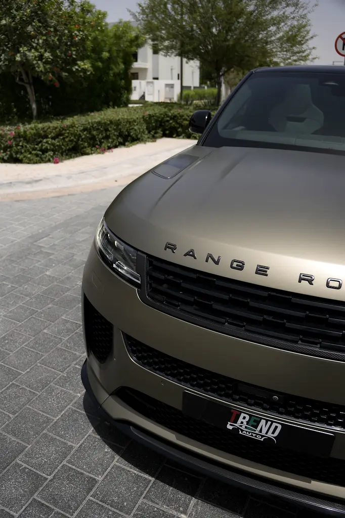 2024 Range Rover Sport SV | Warranty 2029 | 16,500 km | Full Service History | MENA Spec - Image 19