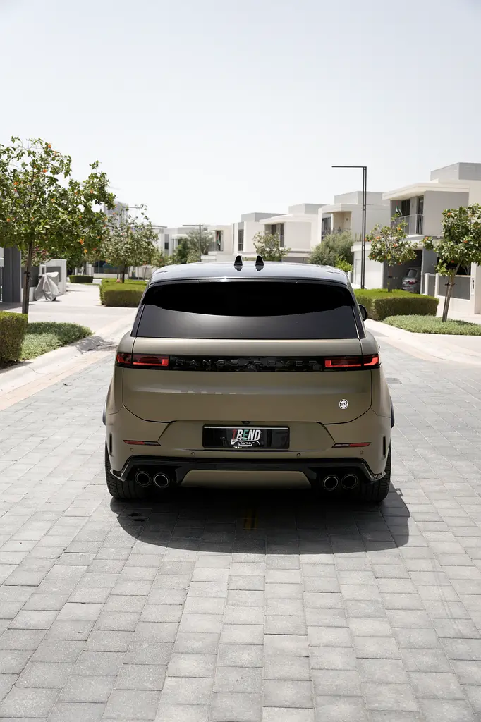 2024 Range Rover Sport SV | Warranty 2029 | 16,500 km | Full Service History | MENA Spec - Image 8