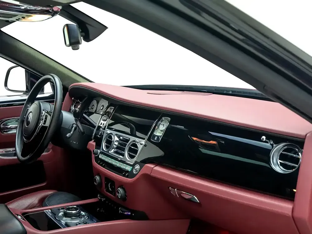 2018 | Rolls Royce | Ghost | GCC Spec - Image 10