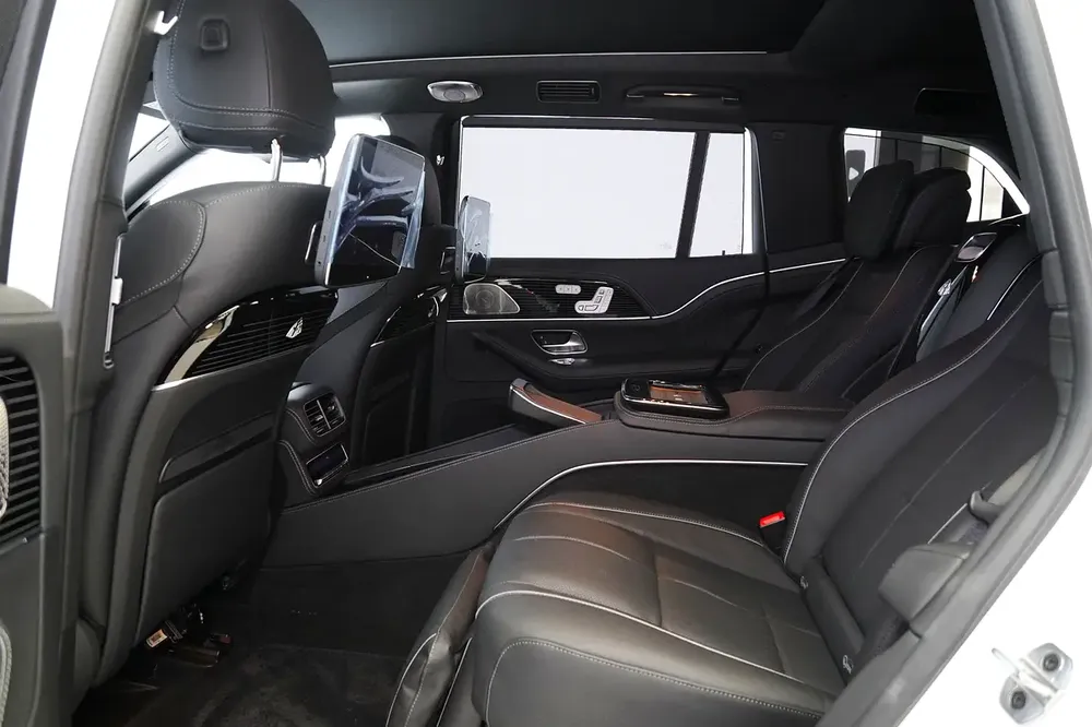 MAYBACH GLS 600 | TWO TONE EXTERIOR | BERMESTER AUDIO | REAR ENTERTATINMENT | SIDE STEPS - Image 10