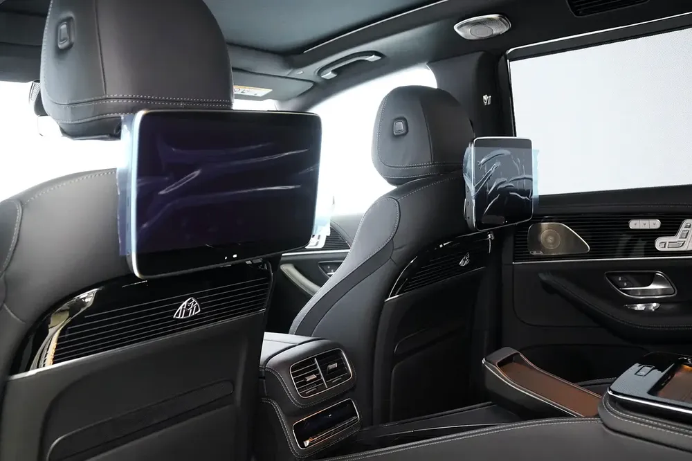 MAYBACH GLS 600 | TWO TONE EXTERIOR | BERMESTER AUDIO | REAR ENTERTATINMENT | SIDE STEPS - Image 11