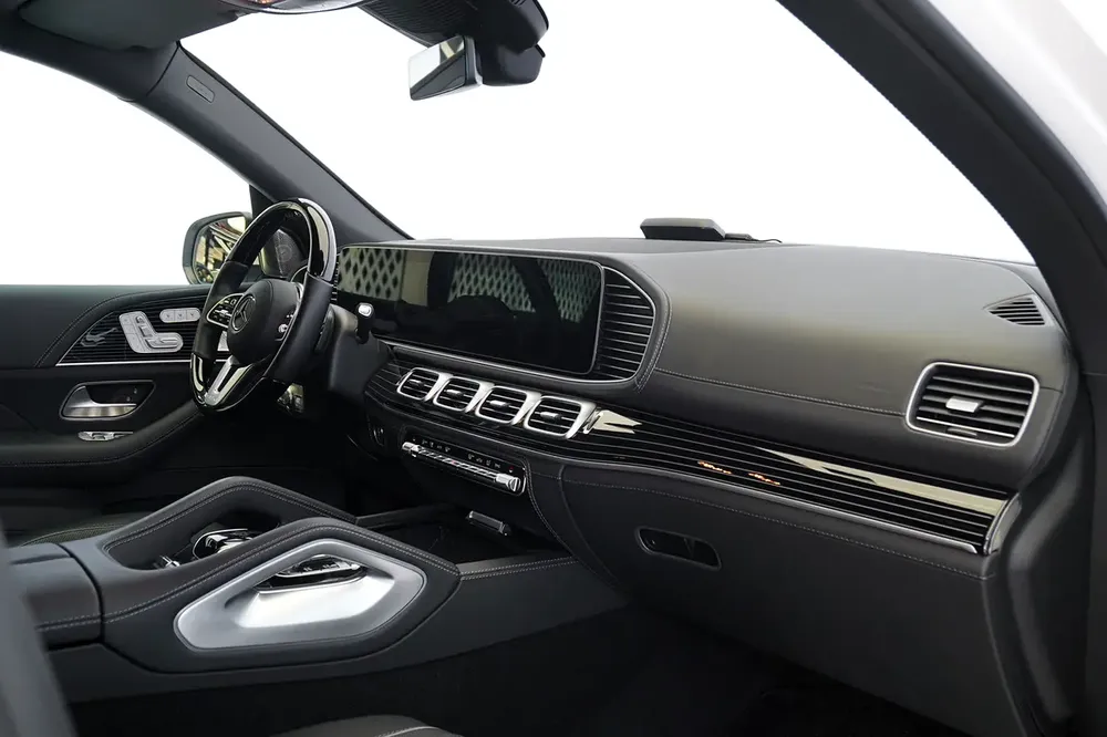 MAYBACH GLS 600 | TWO TONE EXTERIOR | BERMESTER AUDIO | REAR ENTERTATINMENT | SIDE STEPS - Image 12