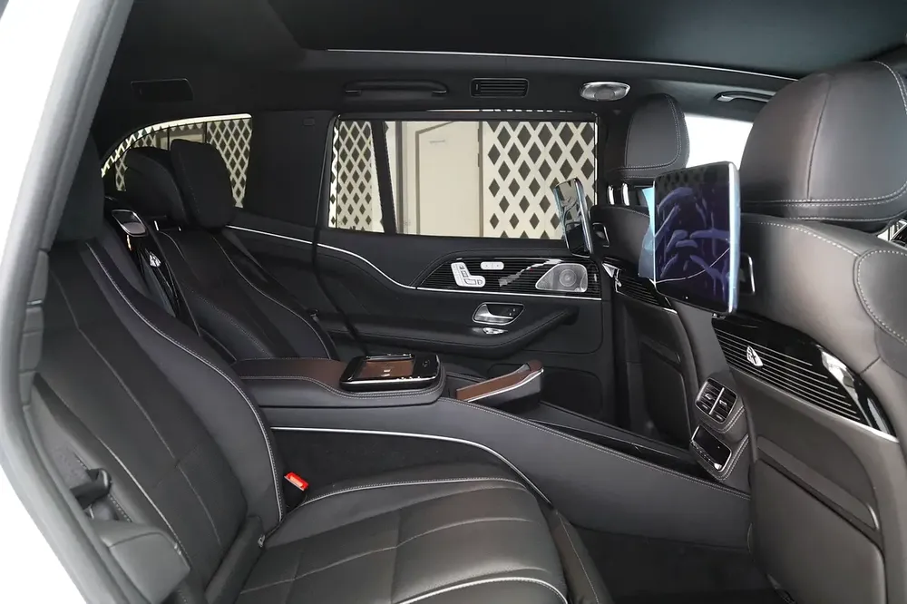 MAYBACH GLS 600 | TWO TONE EXTERIOR | BERMESTER AUDIO | REAR ENTERTATINMENT | SIDE STEPS - Image 14